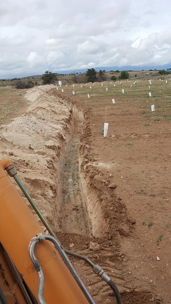 zanja regadio riegos charches finca campo riego guadix agricola