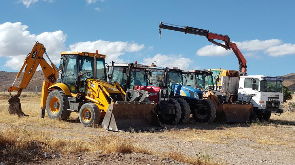 maquinaria excavadora tractor camion 