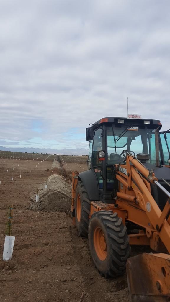 zanja regadio riegos charches finca campo riego guadix agricola