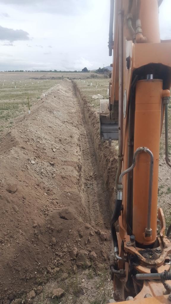 zanja regadio riegos charches finca campo riego guadix agricola